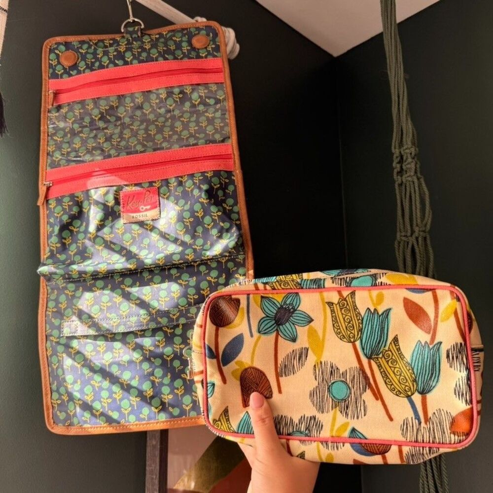 Fossil Key-Per Vintage Floral Travel Toiletries Hanging Detachable Makeup Bag